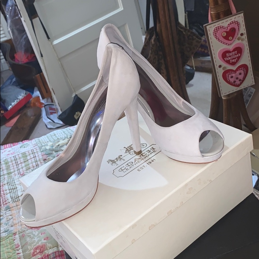 Coach light grey platform pumps